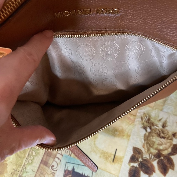 MICHAEL KORS CROSSBODY Brown LEATHER MK SHOULDERBAG VNTG - Picture 4 of 7